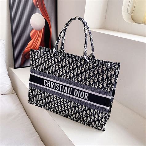 torebka dior shopper|dior torebek.